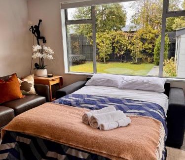 Christchurch Apartamento | Private Family City Retreat, Sleeps 8