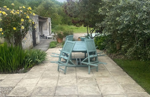 Nieul le Virouil Casa | Private family retreat, 30 mins from beach. Bordeaux and Cognac 45 mins. Pool.
