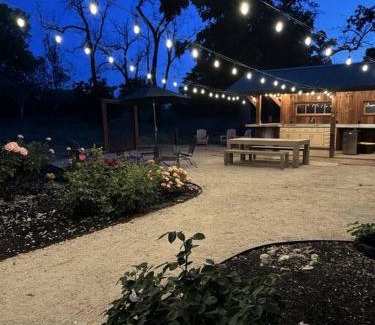 Vineburg Casa | Private Farmhouse on 4 acres w Pool Hot Tub