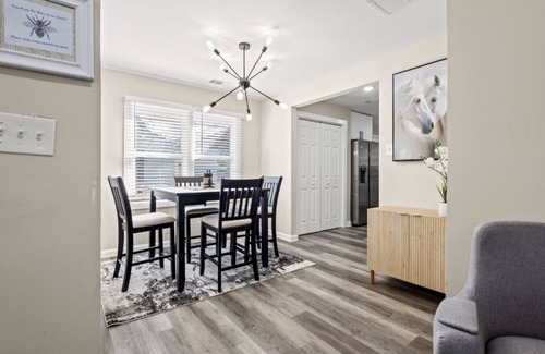 Atlanta Apartamento | Private Fenced Yard Fireplace Free Parking
