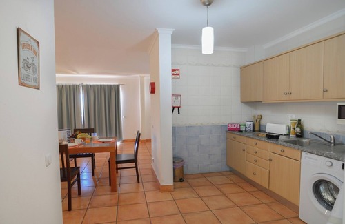 Porto de Mos Apartamento | Apartamento privado en el complejo "VILA MÓS" con una hermosa zona ajardinada.
