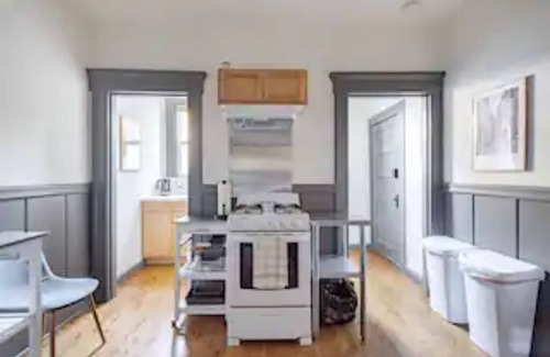 South of Market Apartamento | Private Flat, Sleeps 6, SOMA location with Private Entry, Kitchen, Bath, Living