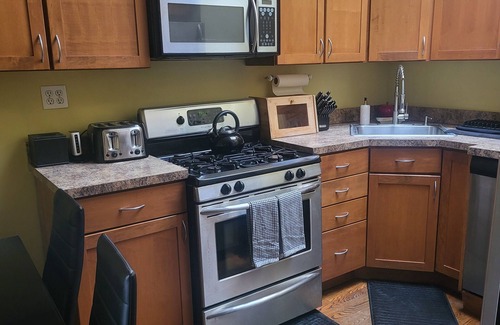 Central Park North Apartamento | Private floor with outside balcony in a Harlem Brownstone