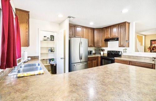 Oasis at Magic Ranch Casa | Private Florence Getaway 15 Minutes to Historic Downtown!