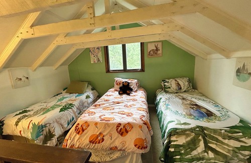 Prescott Cabina | Private Forest Lodge w/Game House, Spa, mins to DT