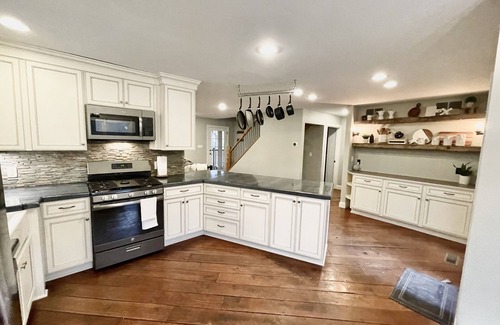 New Buffalo Casa | Private Forest Road to Upscale Lodge w/ Hot Tub, Sauna, Golf Cart, Bocci Court