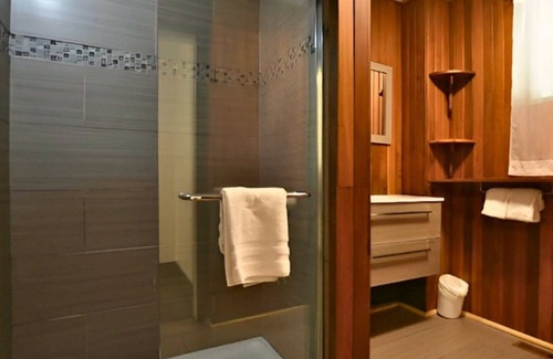 The Blue Mountains Chalet De Esquí | 128 Birchview Trail- Chalet de estilo europeo- Sauna + Bañera de hidromasaje- ¡Diversión de otoño!