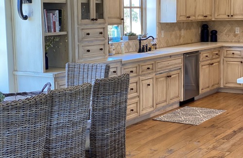 Callender Casa | Private French Country Ranch Home