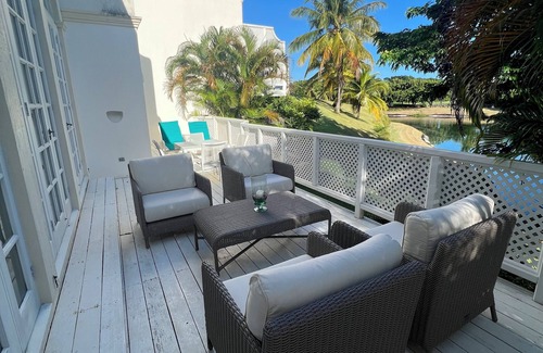 Merlin Bay Villa | Villa privada con aire acondicionado. Escapada perfecta para parejas!