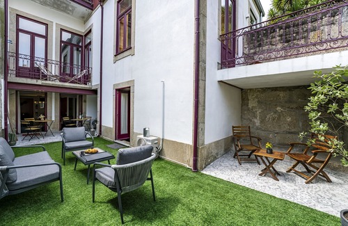 Uniao de Freguesias do Centro Apartamento | Private Garden in Porto City Center