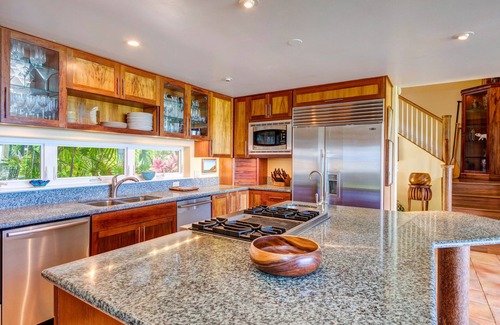 Waimanalo Casa | ESTADO TROPICAL PRIVADO / 3 VIVIENDAS / FRENTE A LA PLAYA / CERRADA / SEGURA PARA NIÑOS