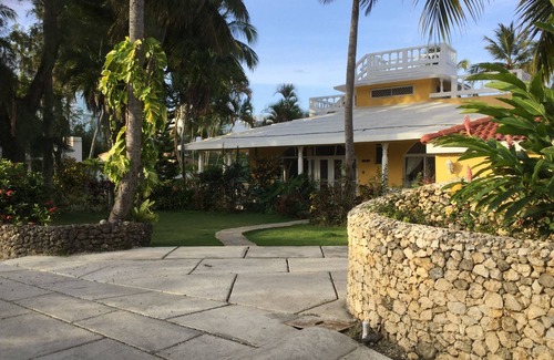 Cabarete Casa | Gated Private Home (Ocean Side) Paseo corto a la playa!