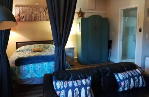 Woodland Cabaña | Private getaway for your work assignment.