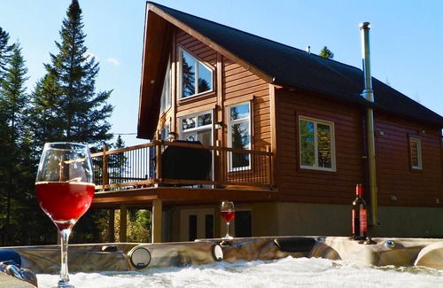 Saint Come Chalet De Esquí | ★Private Getaway★ Spac w/ Outdoor Spa | St-Côme