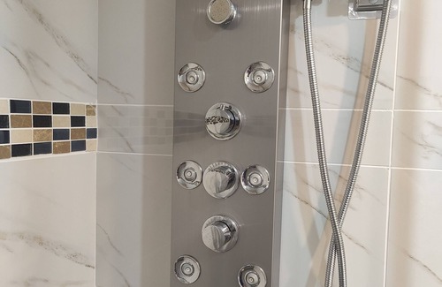 Jamboree Heights Apartamento | Private Guest Studio with Ensuite for Long Short Stay