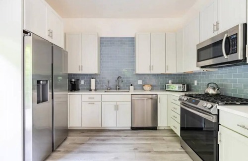 East San Roque Casa | Private Guest House - Central Location - Dog Friendly - Full Kitchen