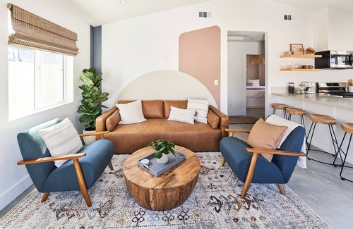 Thousand Oaks Casa | Private Guest House with Full Kitchen, 30 minutes to L.A. & Beach