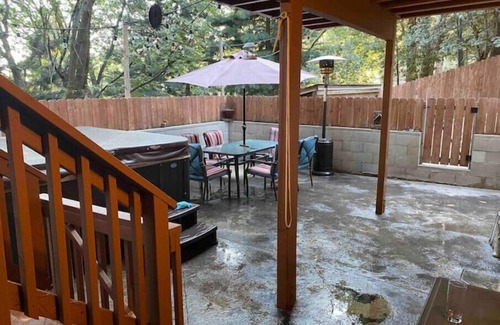 Twin Peaks Apartamento | Private Guest Suite with outdoor private patio and Jacuzzi