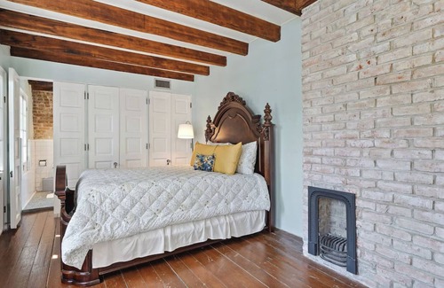 Faubourg Marigny Cama Y Desayuno | Private Guesthouse - 2 bedrooms, 2.5 bath, meandering courtyard, balconies
