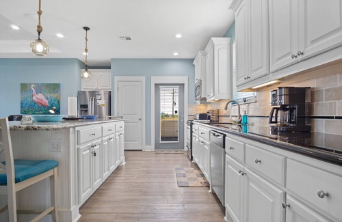 Crystal Beach Casa | Private Heated Pool & Hot Tub ~ Summer Family Fun ~ King Beds ~ Ocean View