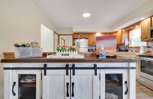 Stroudsburg Casa | Private Heated Pool/Hot Tub/Huge Game Room/Sauna/Fire Pit/Huge Yard/3300 sq ft!