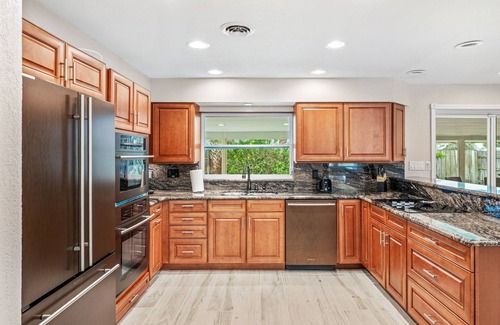 Indian Harbour Beach Casa | Private heated pool home with hot tub near beach, sleeps 10