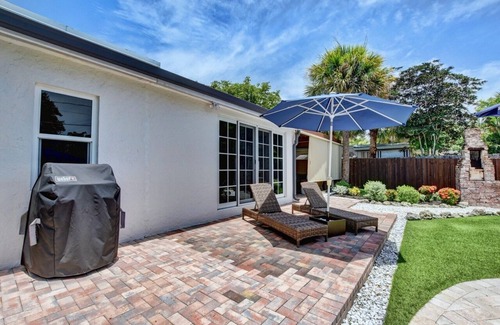 West Palm Beach Casa | Private Heated Pool, Less than 10 Minutes to Beach and Downtown West Palm Beach!
