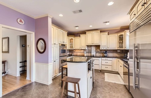 Dripping Springs Casa | Head for the Hill Country! Pool, Hot Tub, Full Bar - by PMI Austin Metro