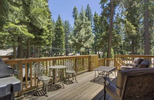 Sunnyside Casa | Private HOA - Walk to Beach - Close to Skiing