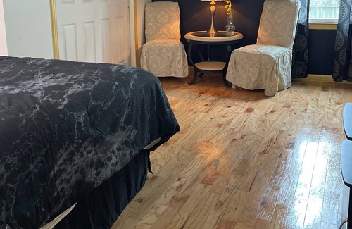 Virginia Beach Casa | Private home 5 mi from VB oceanfront /shopping, dining, water pk/go carts