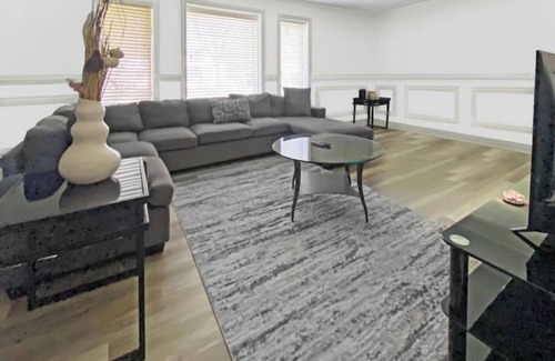Country Club Hills Casa | Private Home Awaits