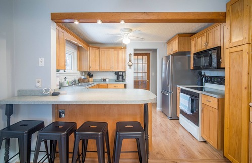 Westfield Casa | Private Home: Lightkeeper's Refuge steps to beach, marina and boat slip