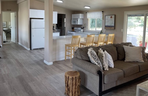 Creston Casa | Private Home on Olive Orchard