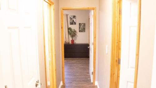 Crescent City Casa | Private Home - Playground, Jumping Mat, BBQ, Darts, Firepit, Gazebo, 4 Smart TVs, White Cotton Bedding, - The Redwood Cul-De Sac Beach Retreat