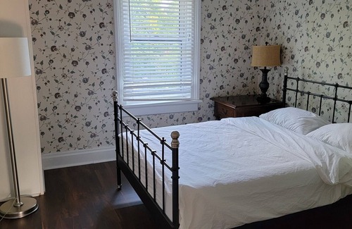 Southampton Casa | Private Home Steps from Southampton Beach | Pool | Gardens | Family Friendly