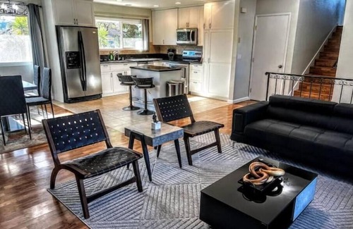 Escondido Casa | Private Home with Charm & Space