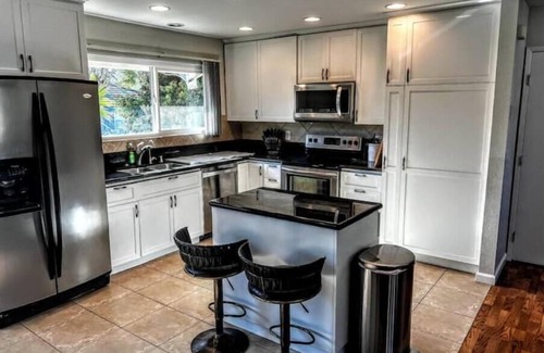 Escondido Casa | Private Home with Charm & Space