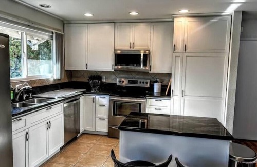 Escondido Casa | Private Home with Charm & Space