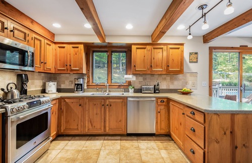 Montgomery Casa | Private Home with Pool & Jacuzzi in the Hudson Valley