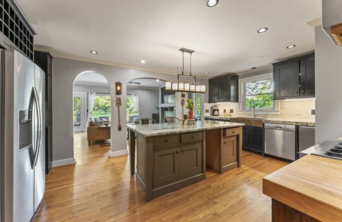 Green Hills Casa | Private Hot Tub ~ Fire Pit ~ 5 Miles to Downtown