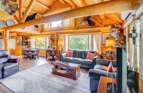 Glendale Casa | Private Hot Tub Hudson Valley Cabin Retreat!