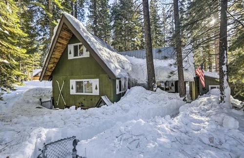 Tahoe Paradise Casa | Private Hot Tub Quintessential Tahoe Cabin