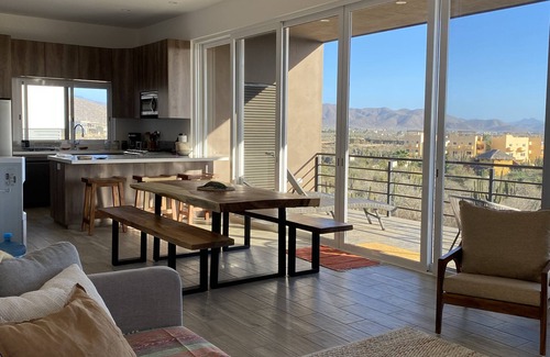 Cerritos Condominio | Private HOT tub *walk to surf* Vacation Perfection
