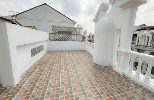 Khlong Tan Nuea Villa | Private House 3 Suite Beds + Double Beds in Heart of Phromphong