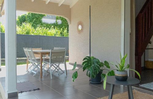 Lamentin Casa | Private House for Vacation, Castel