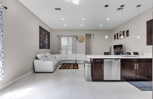 Croissant Park Casa | Private house in Miami/Ft Lauderdale near airport & Beach