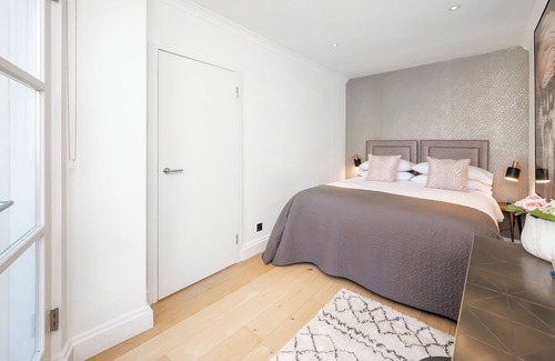 Kensington Casa | PRIVATE HOUSE in the hart of London Kensington. Walk to the V&A or Royal Albert