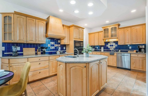 Reeders Casa | Private In-Ground Pool, Hot Tub, Sauna, Pickleball