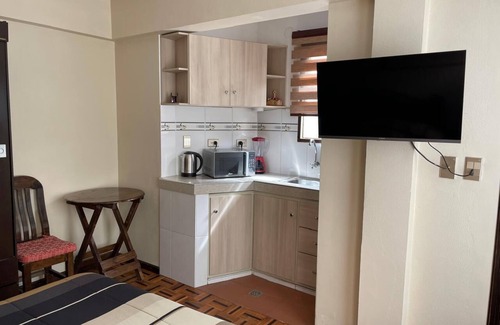 Macrodistrito Sur Apartamento | Habitación privada independiente con baño y cocineta
