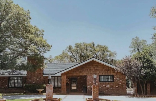 Amarillo Casa | Private indoor mineral pool & spa retreat house